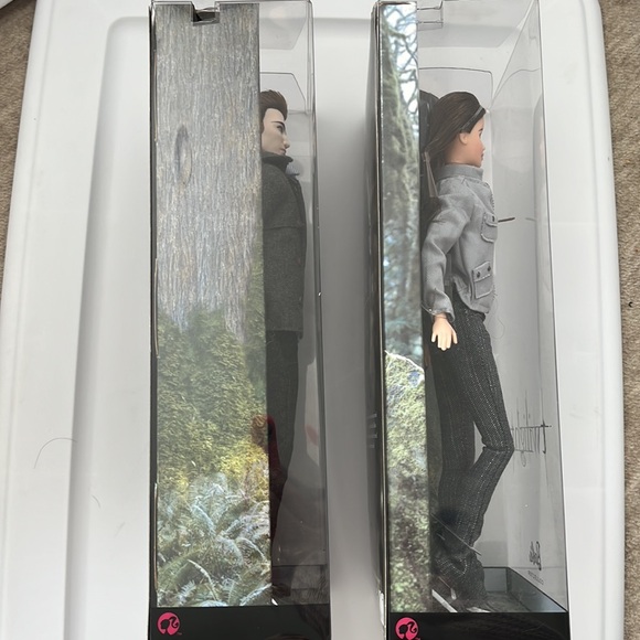 NIB Twilight Bella & Edward Pink Label Mattel 2009 Barbie Dolls - Picture 6 of 8